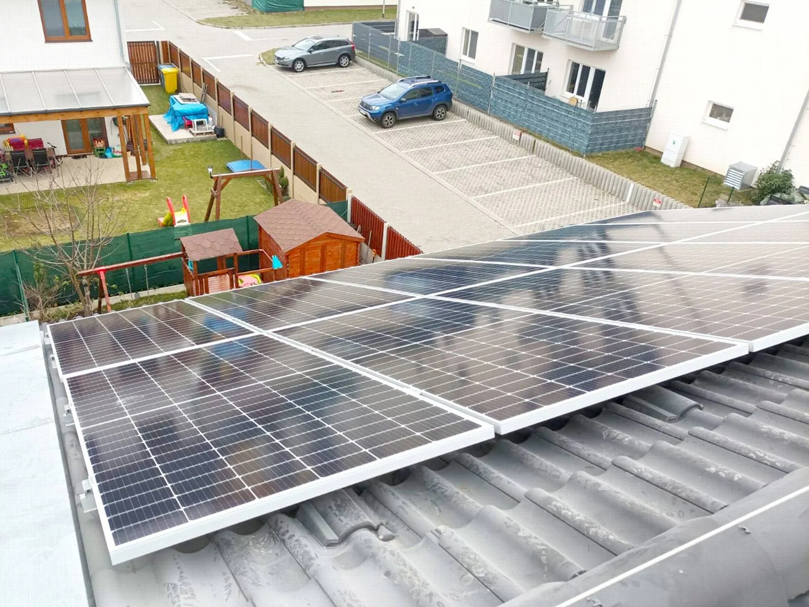 Chýně – Výkon 5,4 kWp, Baterie 10,65 kWh