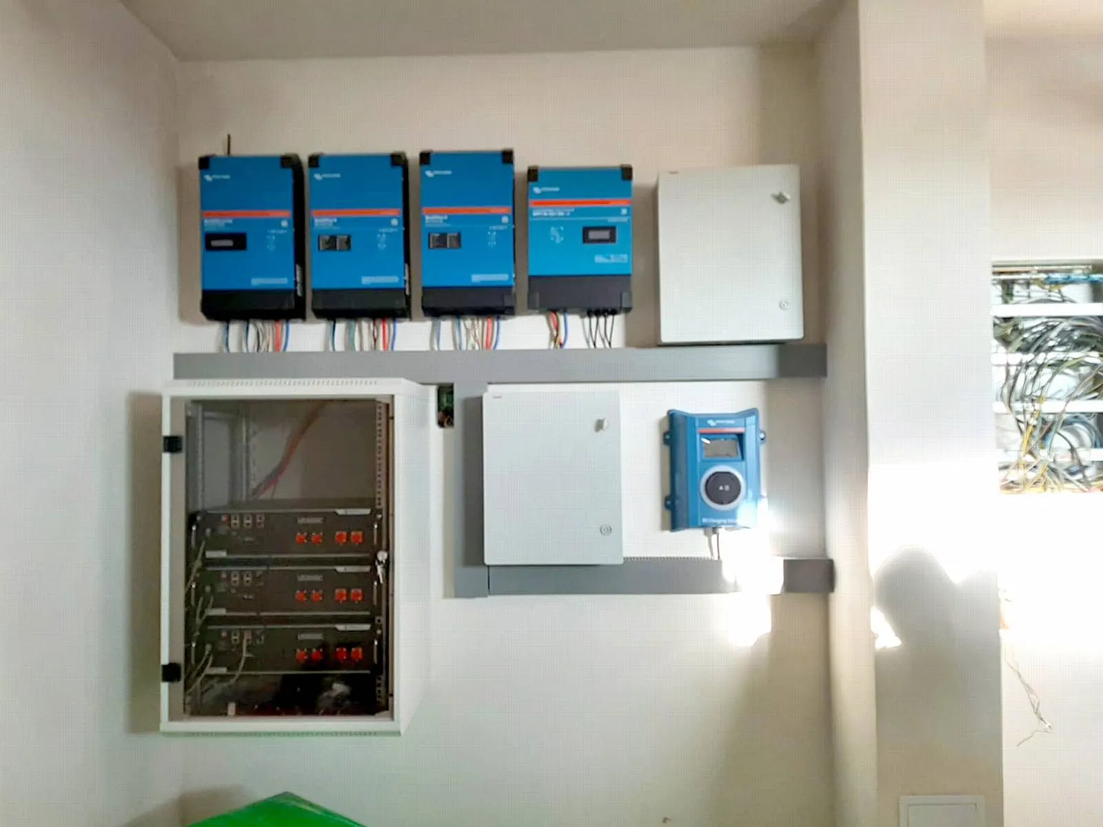 Chýně – Výkon 5,4 kWp, Baterie 10,65 kWh