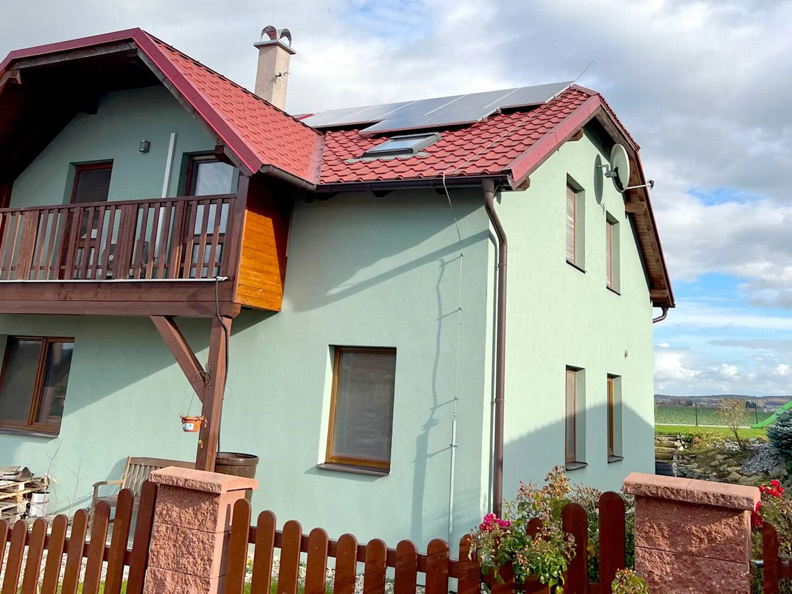 Horní Ředice – Výkon 5,4 kWp, Baterie 10,65 kWh