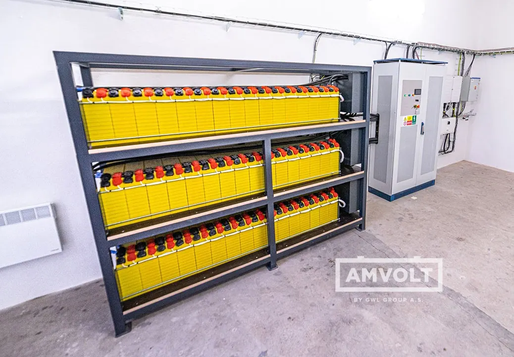 Bateriové úložiště AMVOLT pro fotovoltaickou elektrárnu