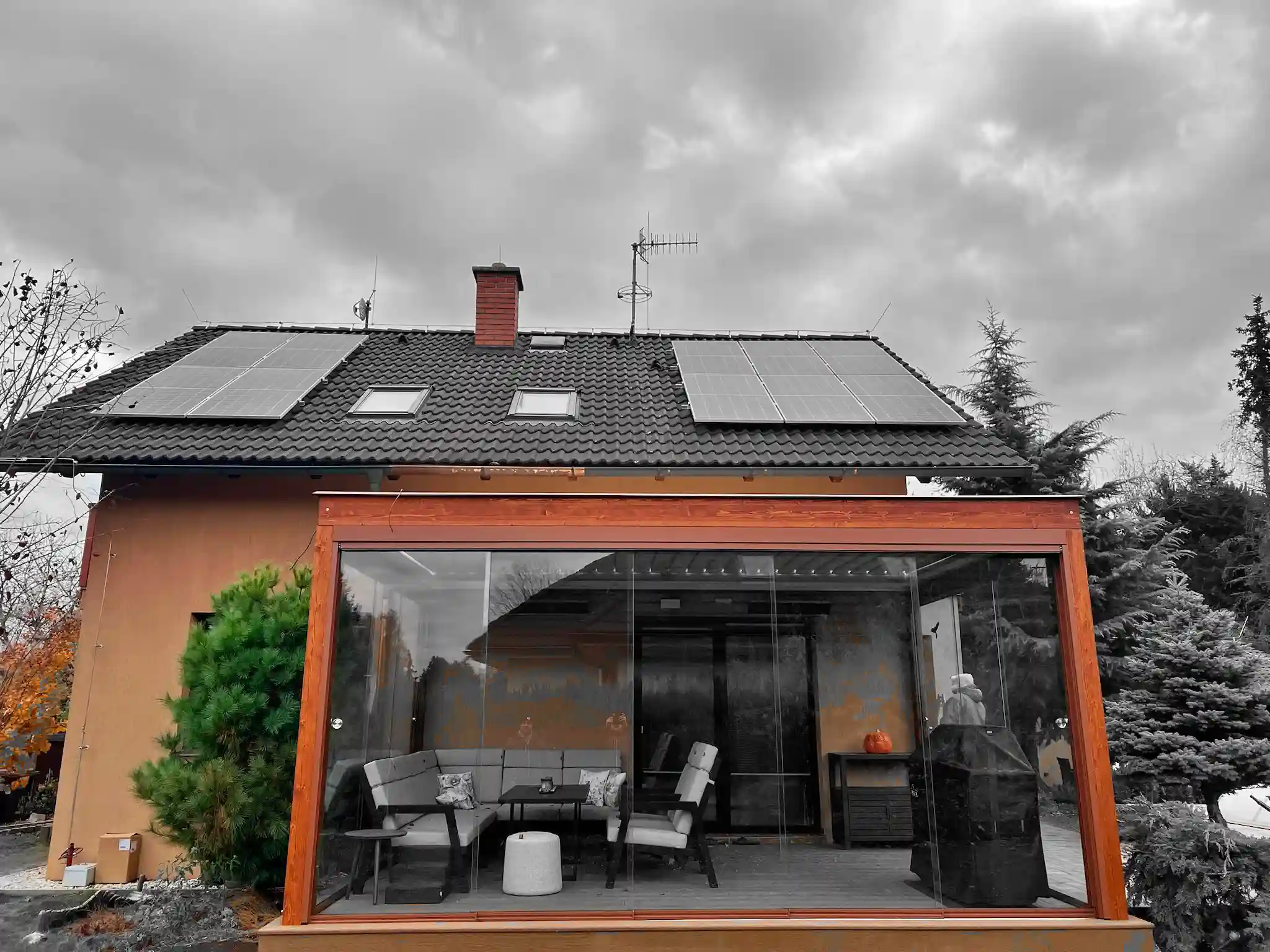 Fotovoltaika Měšice – výkon 9,79 kWp, baterie 14,2 kWh